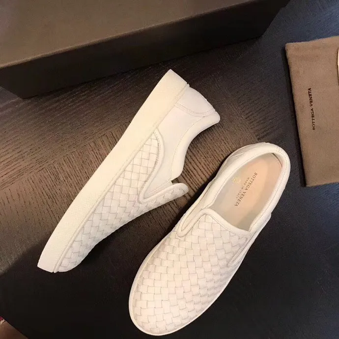 Men's men's shoes 💰420 [New style] 🎍🎍⚠️BOTTEGA VENETA) BV fashionable and casual classic, classic on sale ⬆️⬆️! (High quality) only better than genuine products from counters! Top handcrafted woven decoration [strong]💯💯 Breathable mesh lining plus mixed sheepskin and original latex feet! Genuine rubber anti-slip outsole! ! Super comfortable! Welcome to compare the authentic products at the counter! 38 to 44 (45 can be customized